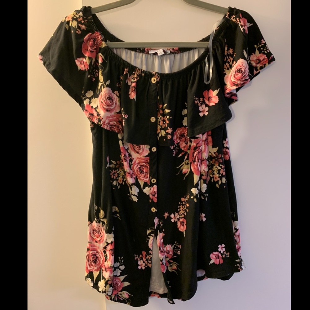 White birch. Off the shoulder black floral top. Size Large. NWT.